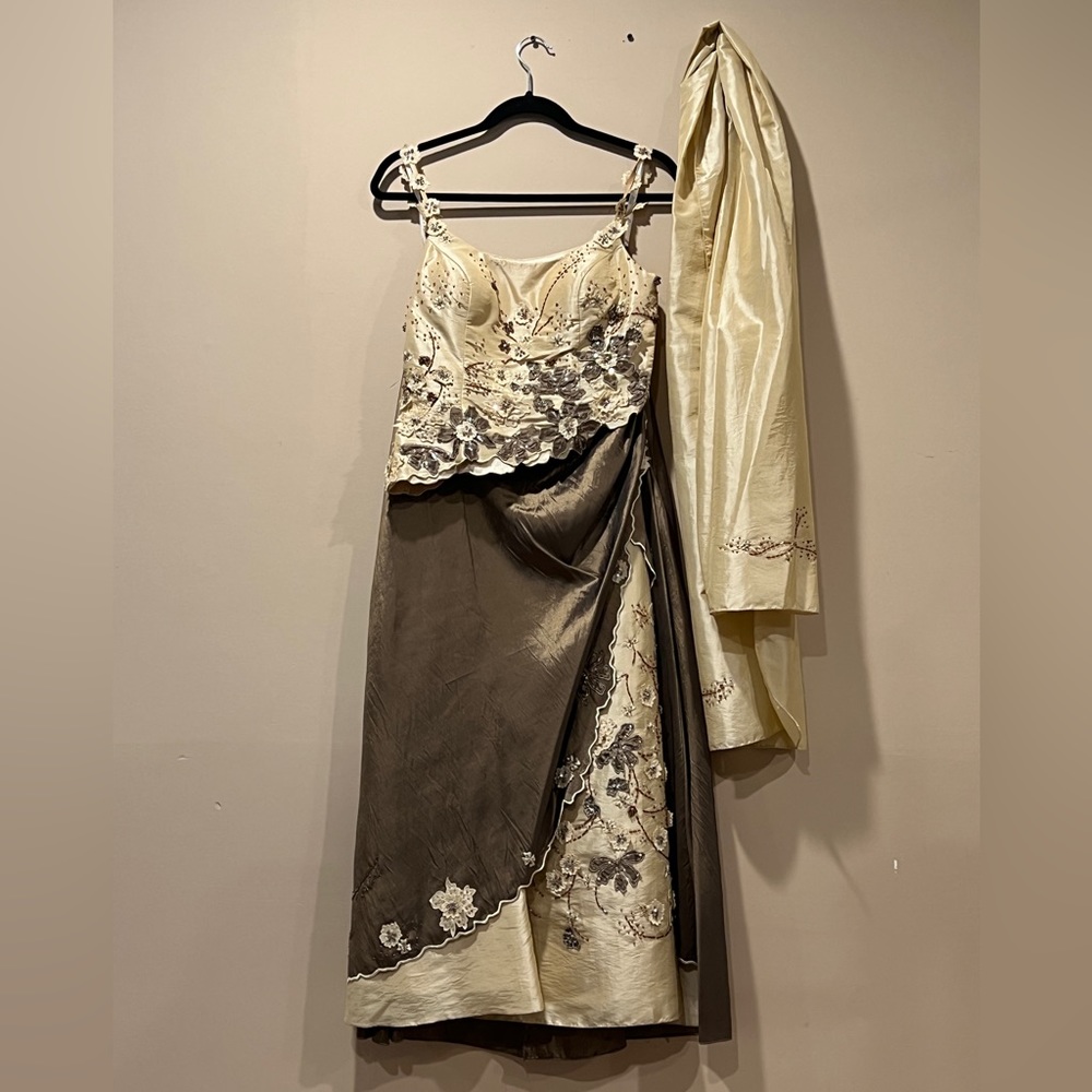 Henna Sari style 3 piece outfit. Skirt, top and shawl